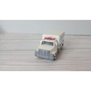 Matchbox MB679 2005 Ambulance Seguridad #679